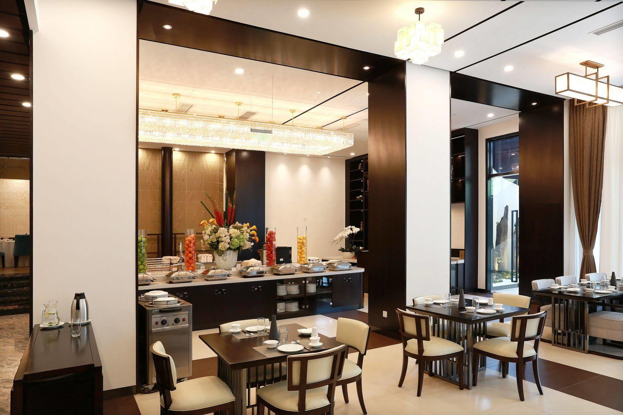 Benjoy Hotel - Jinqiao Branch Shanghai Exteriör bild