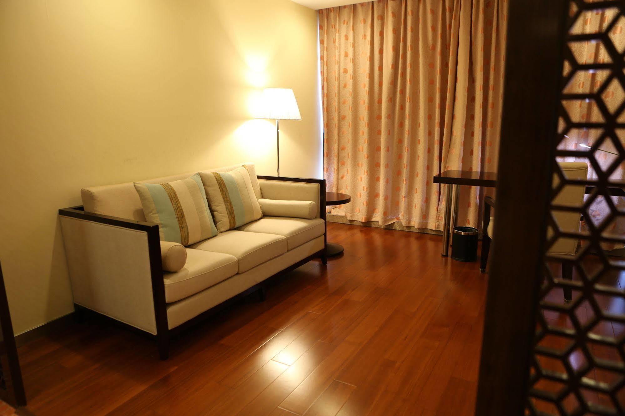 Benjoy Hotel - Jinqiao Branch Shanghai Exteriör bild