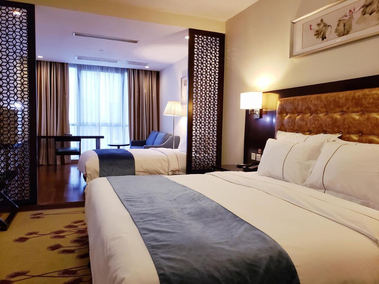 Benjoy Hotel - Jinqiao Branch Shanghai Exteriör bild